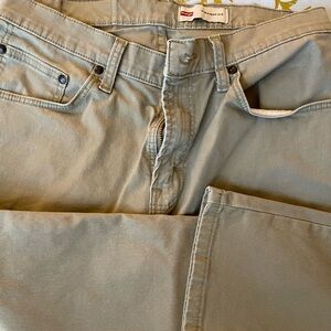 2 for 1 Levi & Wrangle Pants Duo Size 30/30 and 30/32